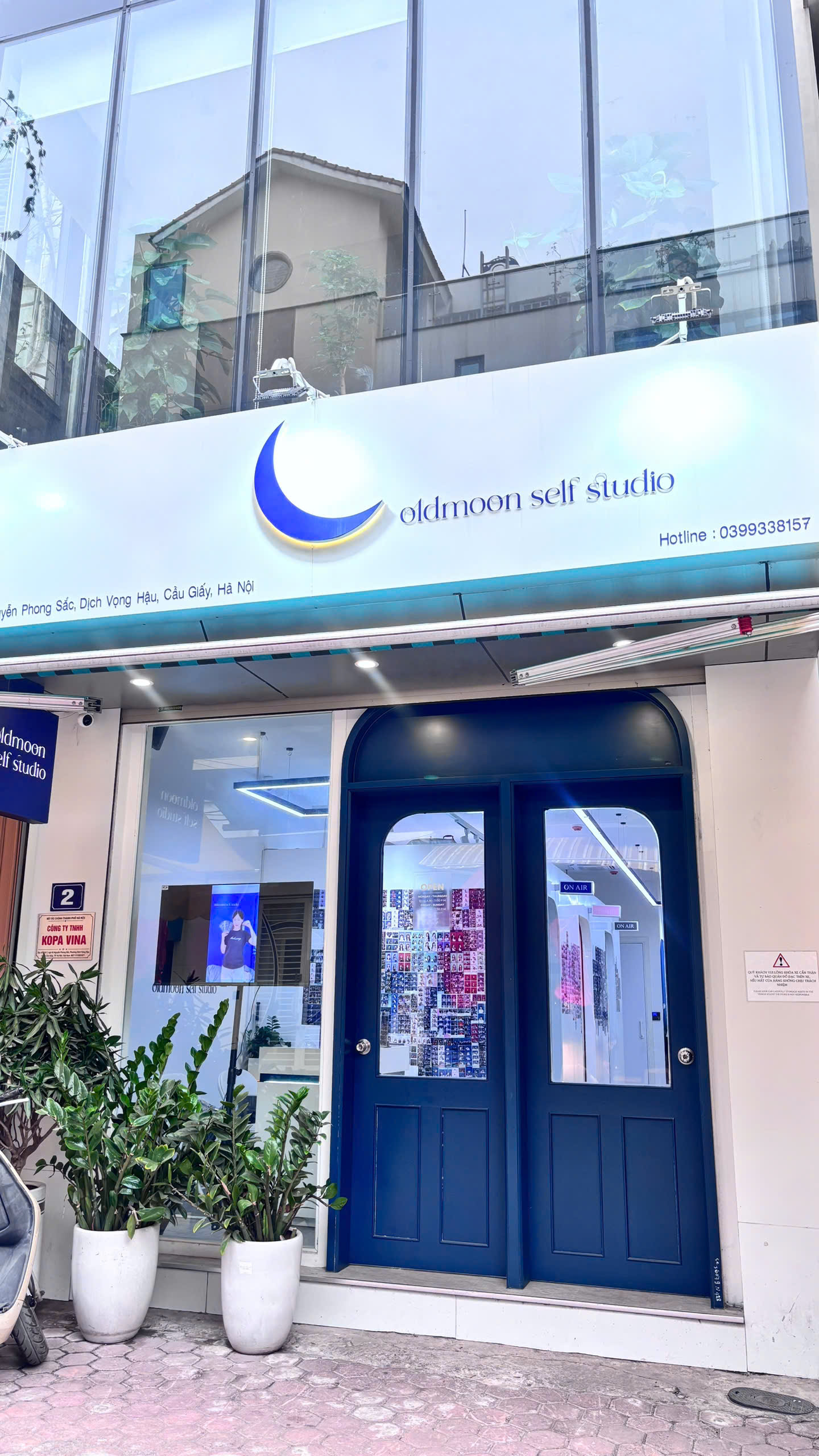 Oldmoon Self Studio · Cầu Giấy storefront